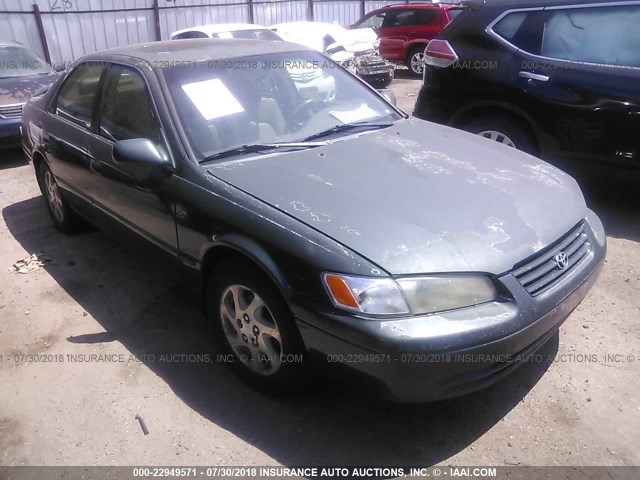 JT2BF28K6X0182041 - 1999 TOYOTA CAMRY LE/XLE GREEN photo 1