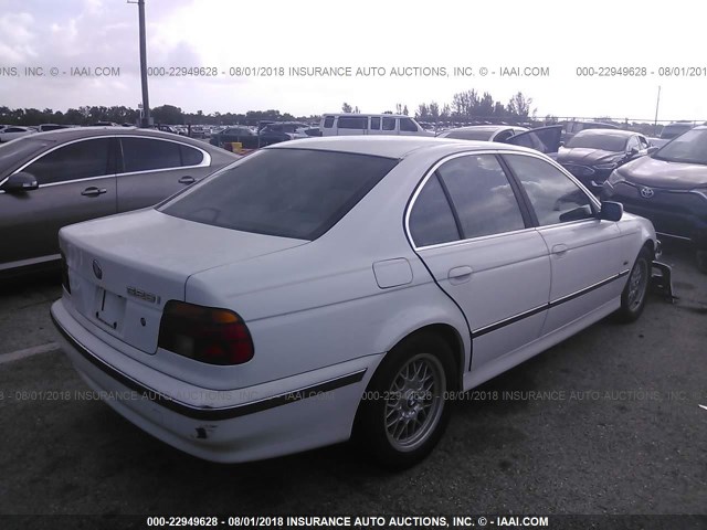 WBADM6342YGV03293 - 2000 BMW 528 I AUTOMATIC WHITE photo 4