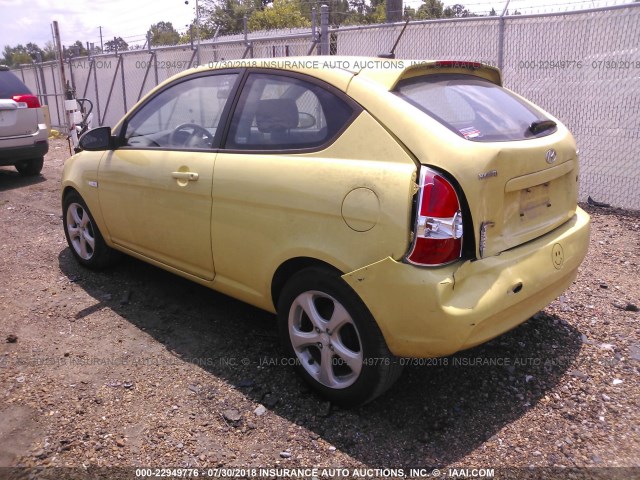 KMHCN36C89U129087 - 2009 HYUNDAI ACCENT SE YELLOW photo 3