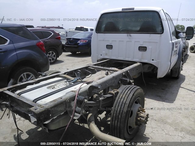 1FDXF46P67EA48295 - 2007 FORD F450 SUPER DUTY WHITE photo 4