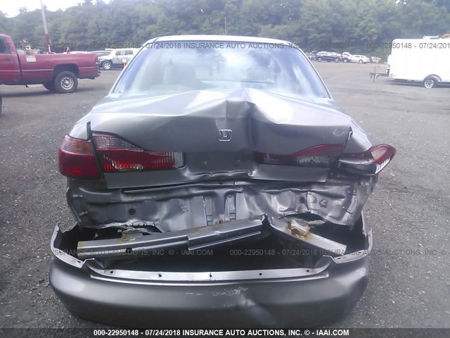 1HGCG1650YA073958 - 2000 HONDA ACCORD EX GRAY photo 6