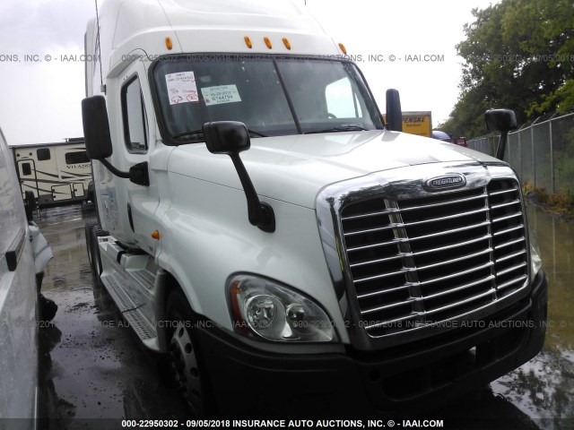 1FUJGLDRXCLBM6642 - 2012 FREIGHTLINER CASCADIA 125  WHITE photo 1