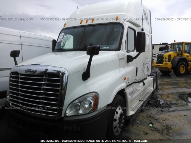 1FUJGLDRXCLBM6642 - 2012 FREIGHTLINER CASCADIA 125  WHITE photo 2