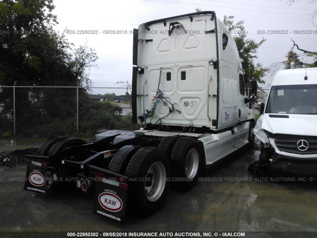 1FUJGLDRXCLBM6642 - 2012 FREIGHTLINER CASCADIA 125  WHITE photo 4