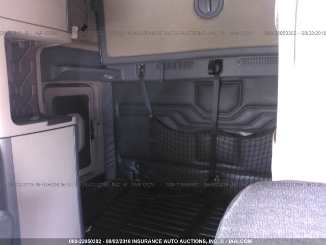 1FUJGLDRXCLBM6642 - 2012 FREIGHTLINER CASCADIA 125  WHITE photo 7