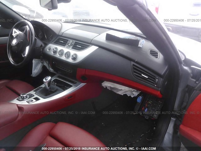WBALM73519E381890 - 2009 BMW Z4 SDRIVE35I GRAY photo 5