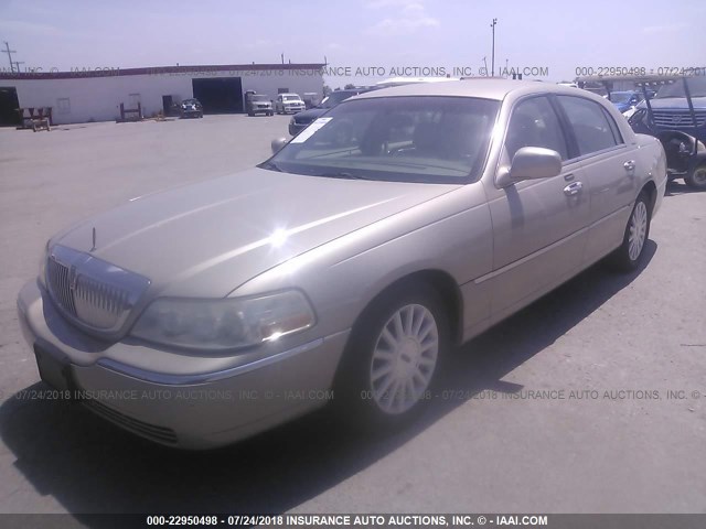 1LNHM81W84Y611728 - 2004 LINCOLN TOWN CAR EXECUTIVE/SIGNATURE TAN photo 2