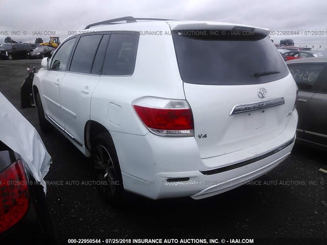 5TDZA3EHXDS035863 - 2013 TOYOTA HIGHLANDER PLUS WHITE photo 3