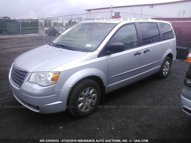 2A8HR44H78R818481 - 2008 CHRYSLER TOWN & COUNTRY LX SILVER photo 2