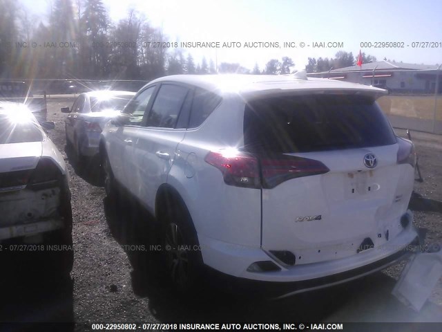 2T3RFREV7JW786231 - 2018 TOYOTA RAV4 ADVENTURE/XLE WHITE photo 3