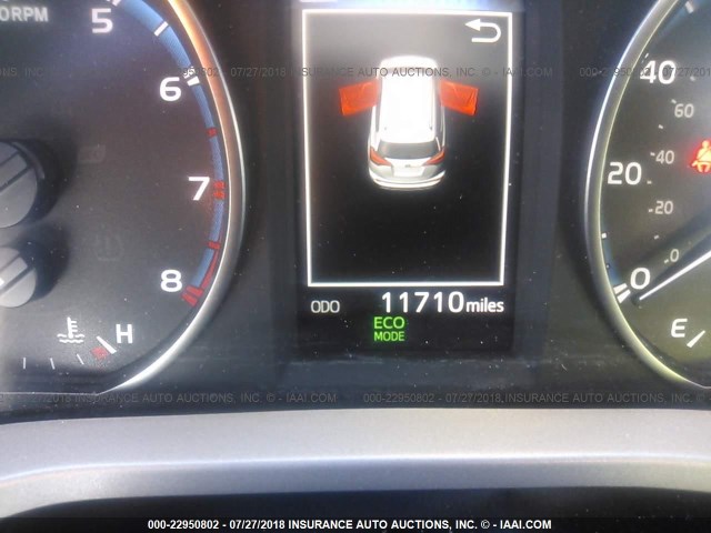 2T3RFREV7JW786231 - 2018 TOYOTA RAV4 ADVENTURE/XLE WHITE photo 7