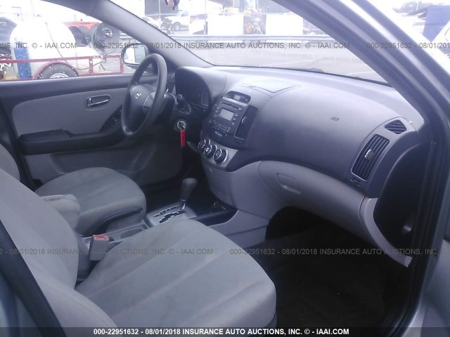 KMHDU4AD1AU969908 - 2010 HYUNDAI ELANTRA BLUE/GLS/SE GRAY photo 5