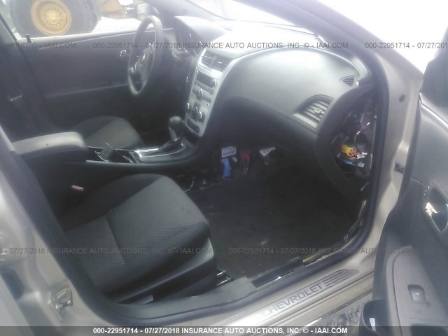 1G1ZC5E10BF137042 - 2011 CHEVROLET MALIBU 1LT ვერცხლისფერი ფოტო 5