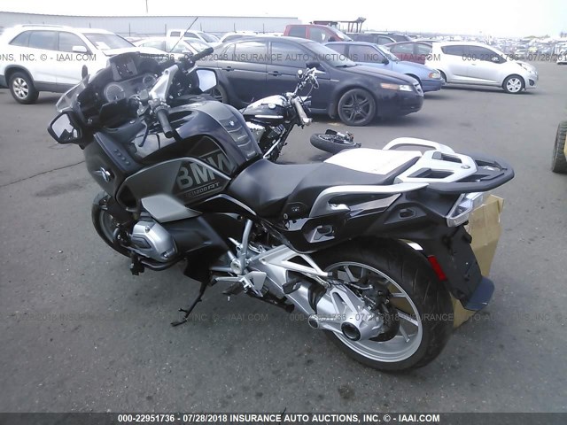 WB10A1304GZ196137 - 2016 BMW R1200 RT MAROON photo 3