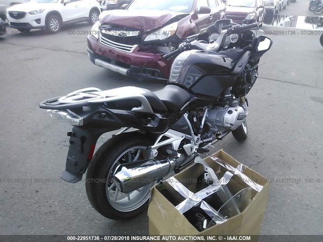 WB10A1304GZ196137 - 2016 BMW R1200 RT MAROON photo 4