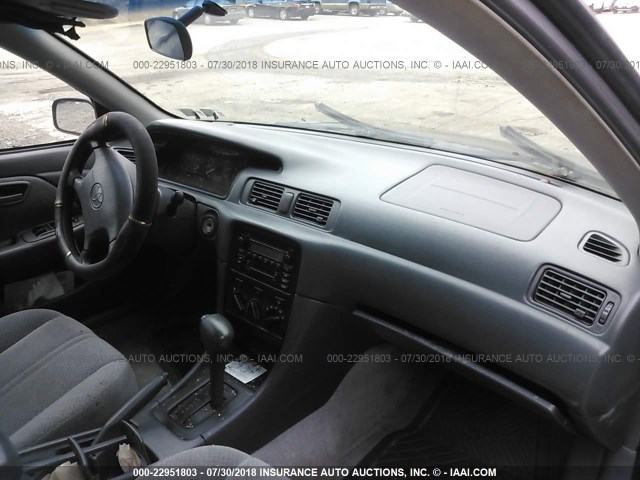 4T1BG22K6YU758052 - 2000 TOYOTA CAMRY CE/LE/XLE 黑色 照片 5