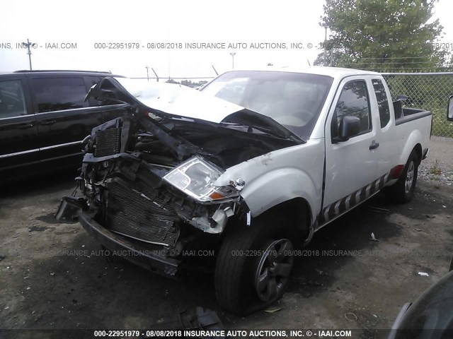 1N6AD0CW5DN757720 - 2013 NISSAN FRONTIER SV/PRO-4X WHITE photo 2