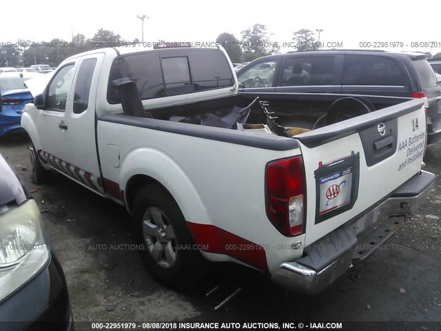 1N6AD0CW5DN757720 - 2013 NISSAN FRONTIER SV/PRO-4X WHITE photo 3