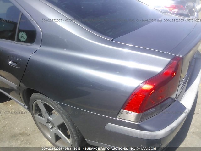 YV1RH52YX42387368 - 2004 VOLVO S60 R GRAY photo 6