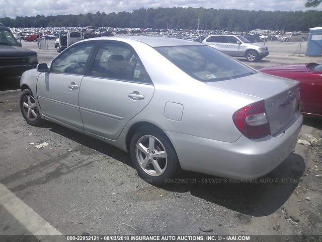 4T1BE32K84U907342 - 2004 TOYOTA CAMRY LE/XLE/SE Gümüş foto 3