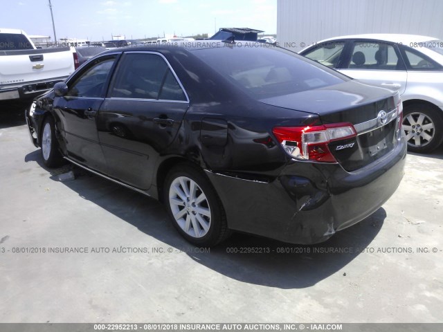 4T1BD1FK1DU080575 - 2013 TOYOTA CAMRY HYBRID/LE/XLE შავი ფოტო 3