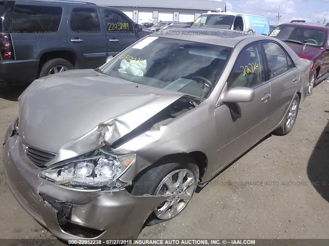 4T1BF30K35U102530 - 2005 TOYOTA CAMRY LE/XLE/SE Gümüş foto 2