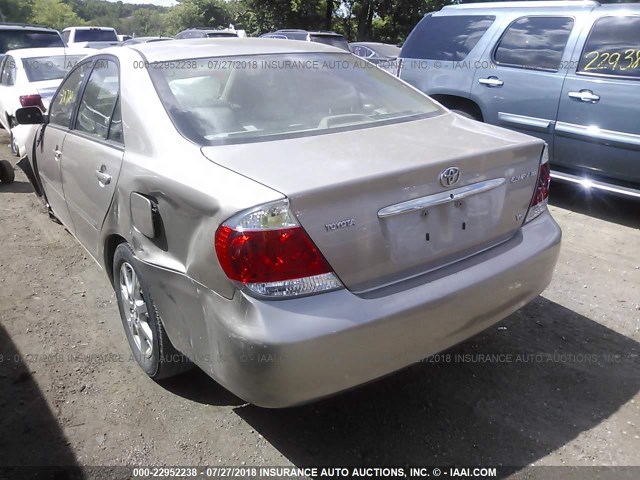 4T1BF30K35U102530 - 2005 TOYOTA CAMRY LE/XLE/SE Gümüş foto 3