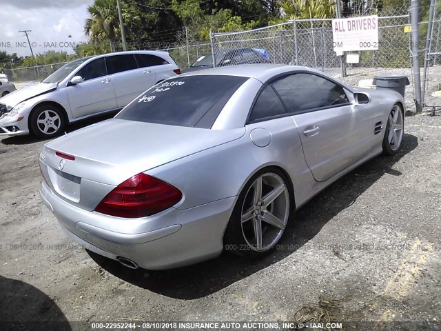 WDBSK75F14F077972 - 2004 MERCEDES-BENZ SL 500 SILVER photo 4