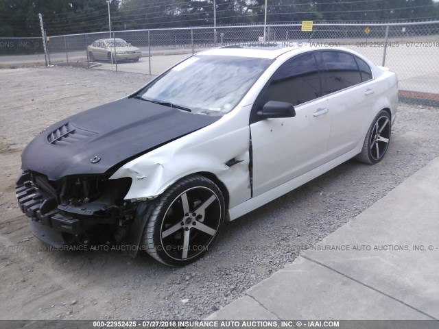 6G2EC57Y09L172750 - 2009 PONTIAC G8 GT WHITE photo 2