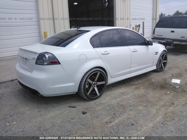 6G2EC57Y09L172750 - 2009 PONTIAC G8 GT WHITE photo 4