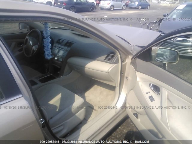 4T4BE46K58R029302 - 2008 TOYOTA CAMRY CE/LE/XLE/SE GOLD photo 5