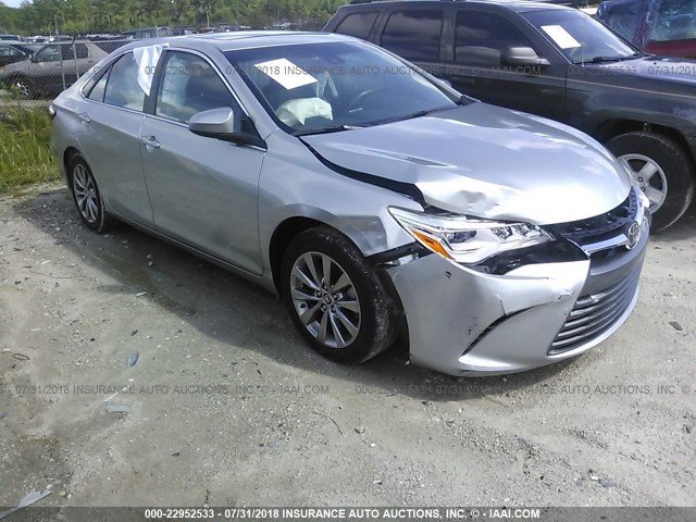 4T1BK1FK4GU572589 - 2016 TOYOTA CAMRY XSE/XLE Gümüş foto 1