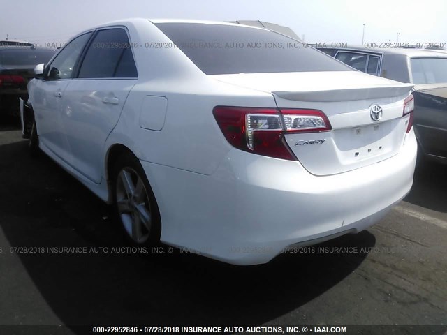 4T1BF1FKXCU117910 - 2012 TOYOTA CAMRY SE/LE/XLE 白色 照片 3