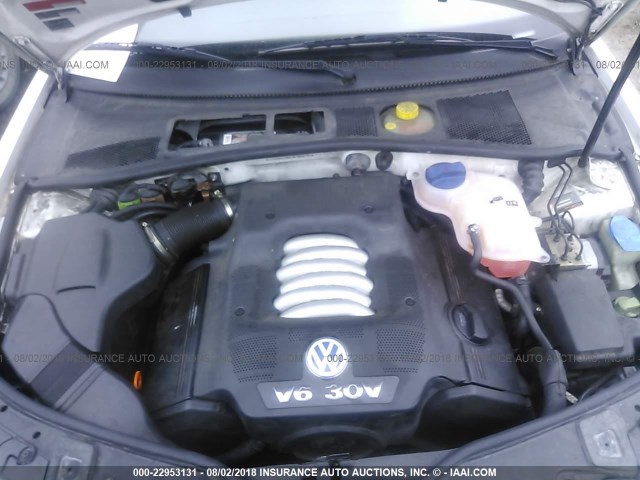 WVWRH63B01E153059 - 2001 VOLKSWAGEN PASSAT GLX 白色 照片 10