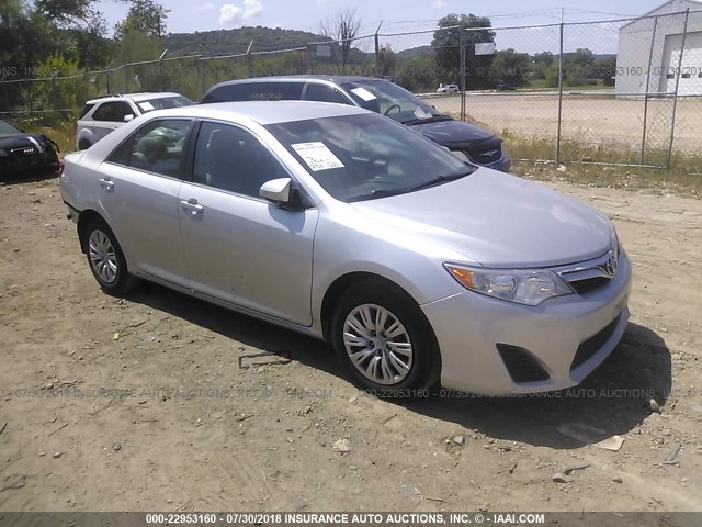 4T4BF1FK8DR305381 - 2013 TOYOTA CAMRY L/SE/LE/XLE WHITE photo 1