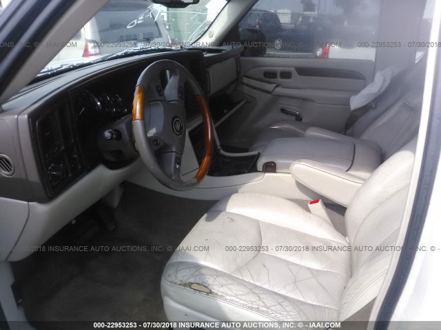1GYEK63N14R199937 - 2004 CADILLAC ESCALADE LUXURY 白色 照片 5