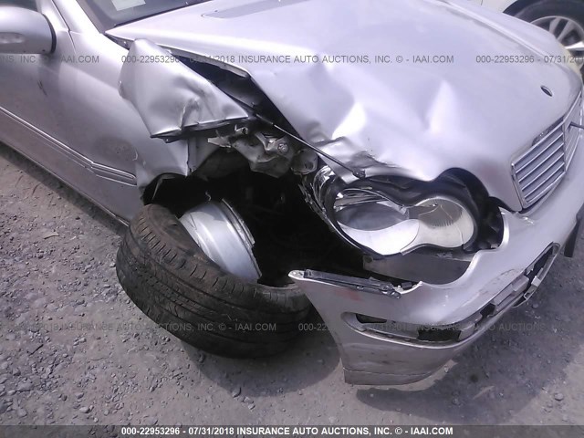 WDBRF81J64F483877 - 2004 MERCEDES-BENZ C 240 4MATIC SILVER photo 6