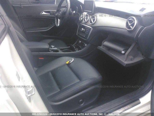 WDDSJ4EB7EN065838 - 2014 MERCEDES-BENZ CLA 250 WHITE photo 5