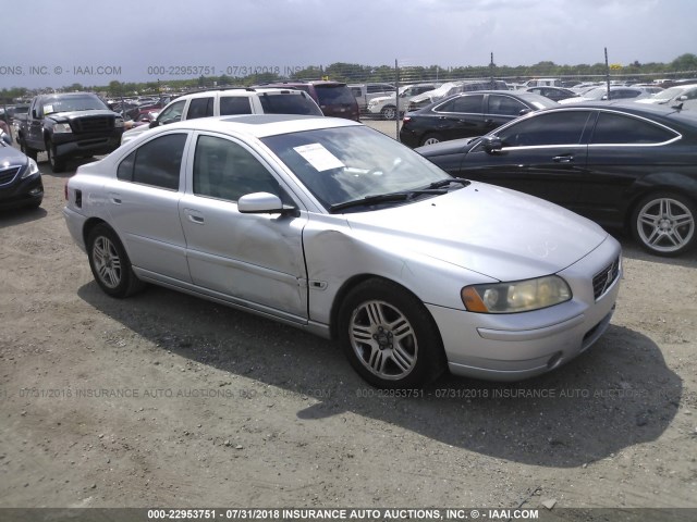 YV1RS592152465217 - 2005 VOLVO S60 2.5T SILVER photo 1