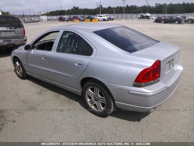 YV1RS592152465217 - 2005 VOLVO S60 2.5T SILVER photo 3