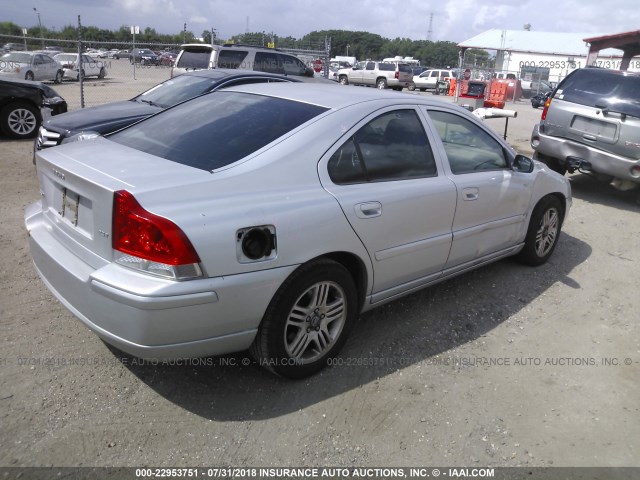 YV1RS592152465217 - 2005 VOLVO S60 2.5T SILVER photo 4