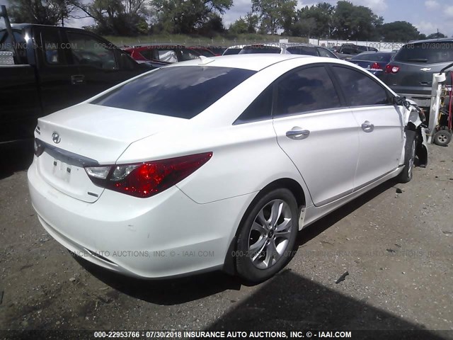 5NPEC4AC5DH624236 - 2013 HYUNDAI SONATA SE/LIMITED WHITE photo 4