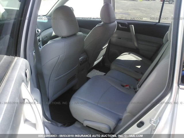 5TDBK3EH8CS174886 - 2012 TOYOTA HIGHLANDER SE SILVER photo 8