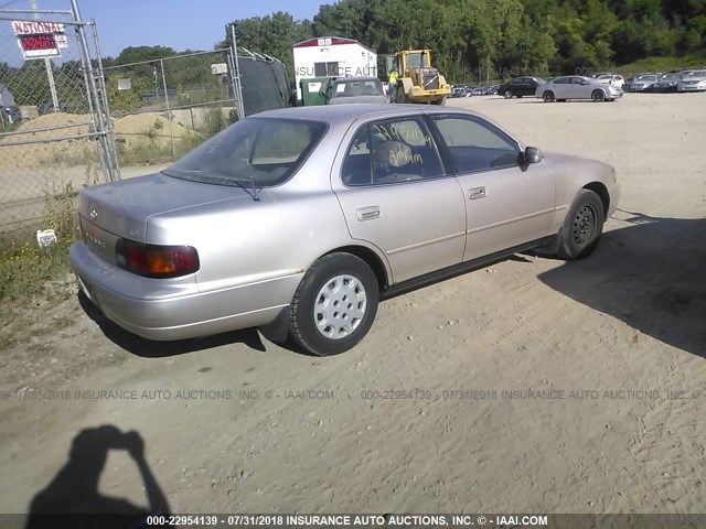 4T1BG12K5TU820981 - 1996 TOYOTA CAMRY DX/LE/XLE TAN photo 4