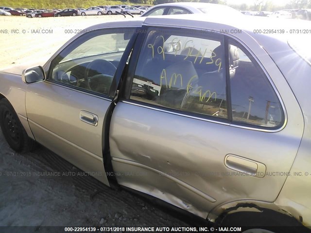 4T1BG12K5TU820981 - 1996 TOYOTA CAMRY DX/LE/XLE TAN photo 6