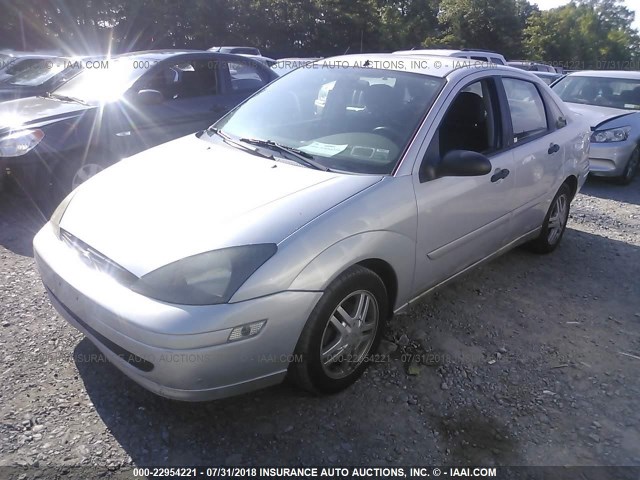 1FAFP34344W180894 - 2004 FORD FOCUS SE COMFORT/SE SPORT SILVER photo 2