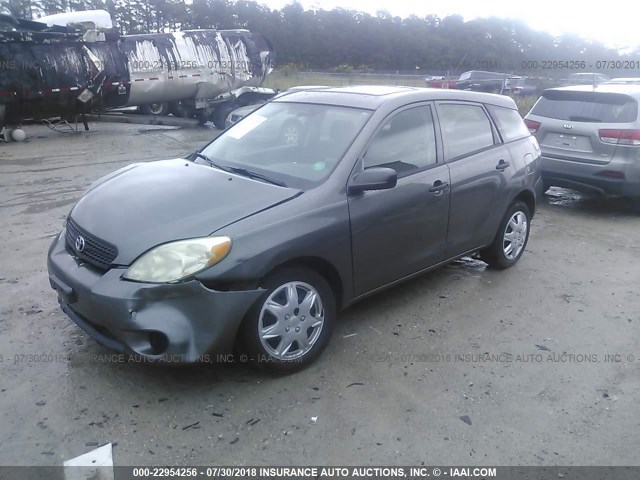2T1LR32E25C398113 - 2005 TOYOTA COROLLA MATRIX XR GRAY photo 2