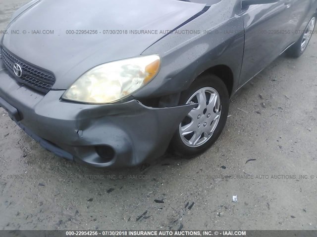 2T1LR32E25C398113 - 2005 TOYOTA COROLLA MATRIX XR GRAY photo 6