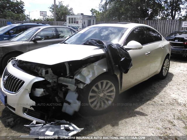 2G4GS5EV3D9249250 - 2013 BUICK REGAL PREMIUM WHITE photo 2