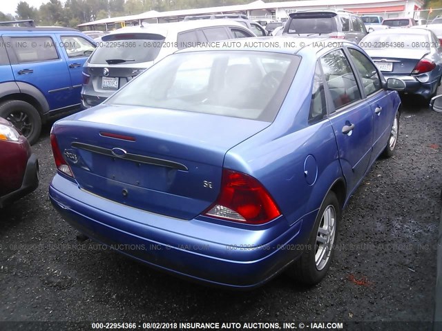 1FAFP34P12W343534 - 2002 FORD FOCUS SE/SE COMFORT BLUE photo 4